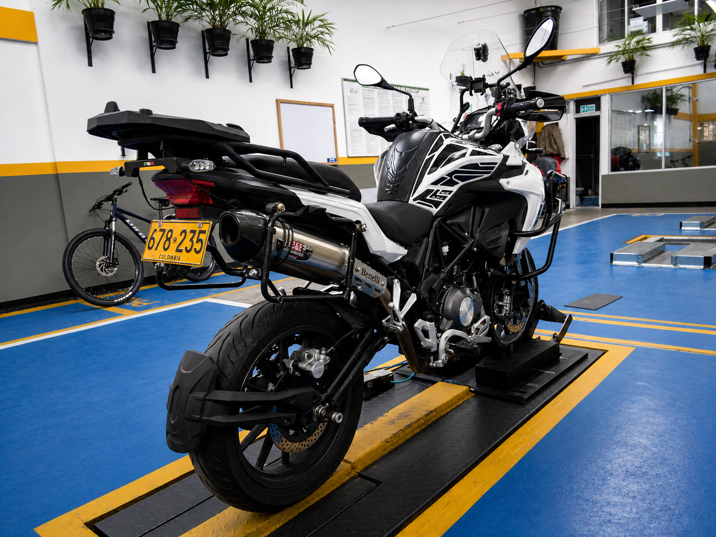 CDA Sevilla motos